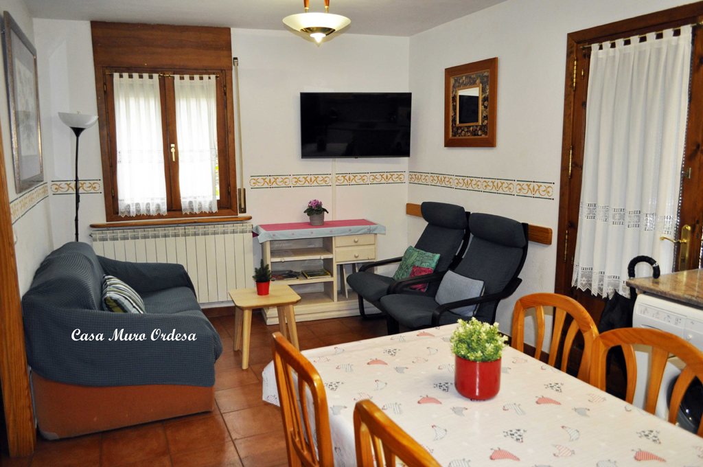 b. Apartamento bajo derecha.