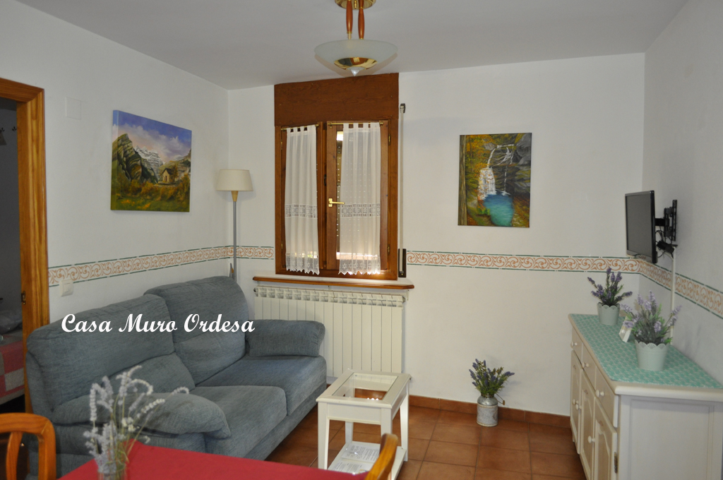 c. Apartamento primero derecha.