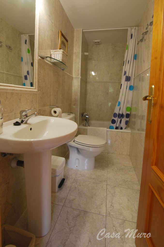 c. Apartamento primero derecha.