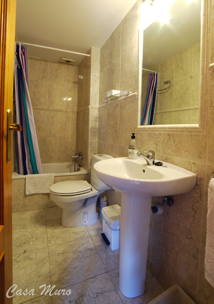 d. Apartamento segundo izquierda.